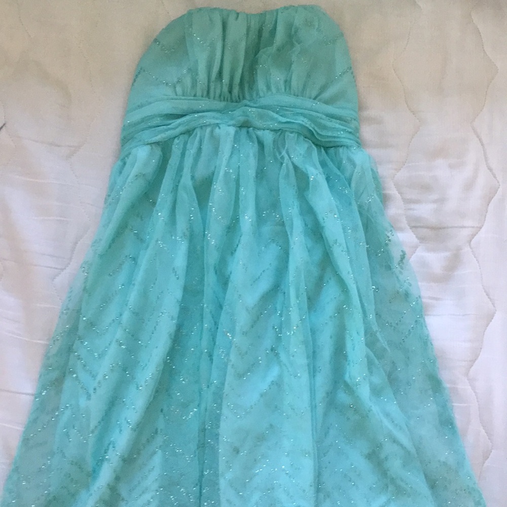 sleeveless teal dress